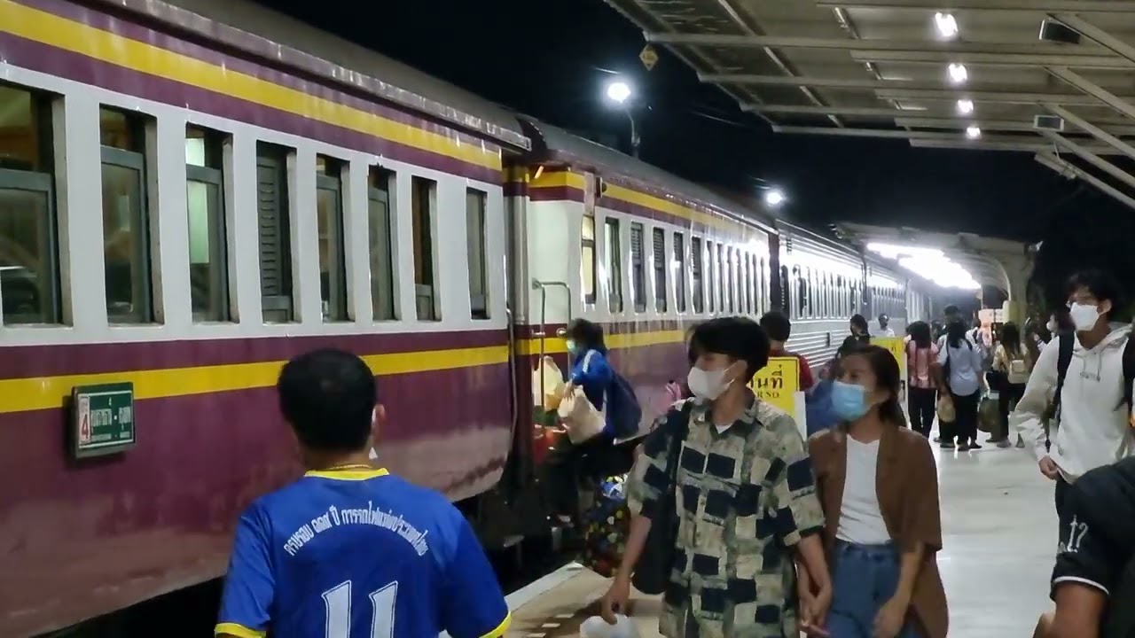29/09/65 รถสินค้า 527 หล.-อน. TPIPL.70104 & รถเร็ว 140 อน.-กท. Alsthom 4206 @ สถานีรถไฟศรีสะเกษ