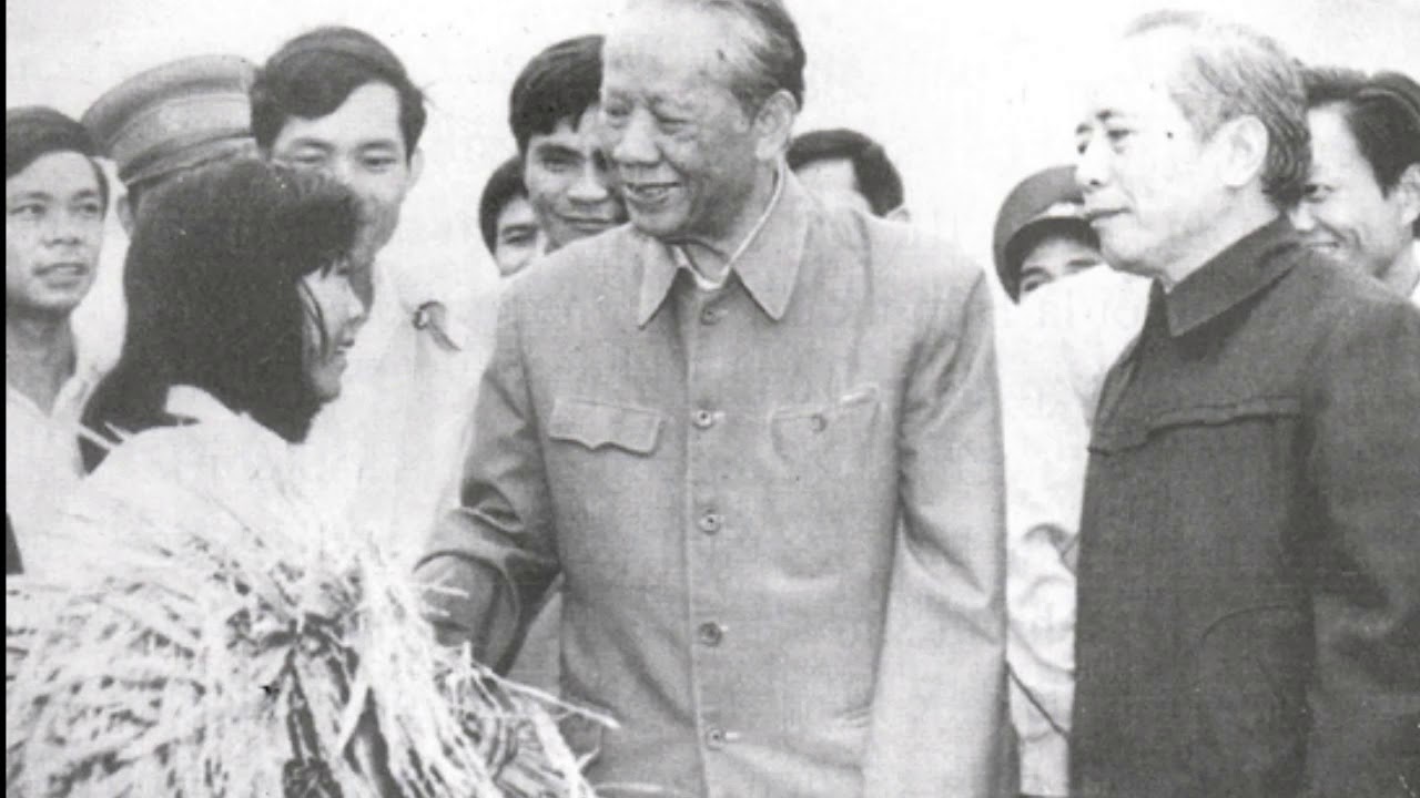 1.450. Cuộc đấu tr&iacute; giữa TBT L&ecirc; Duẩn với Đặng Tiểu B&igrave;nh