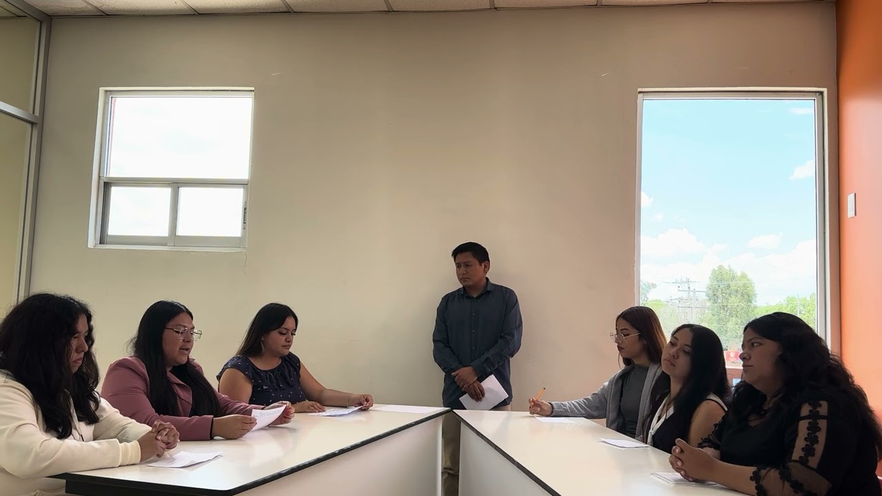 Debate sobre la importancia de preservar las lenguas Indígenas en México.