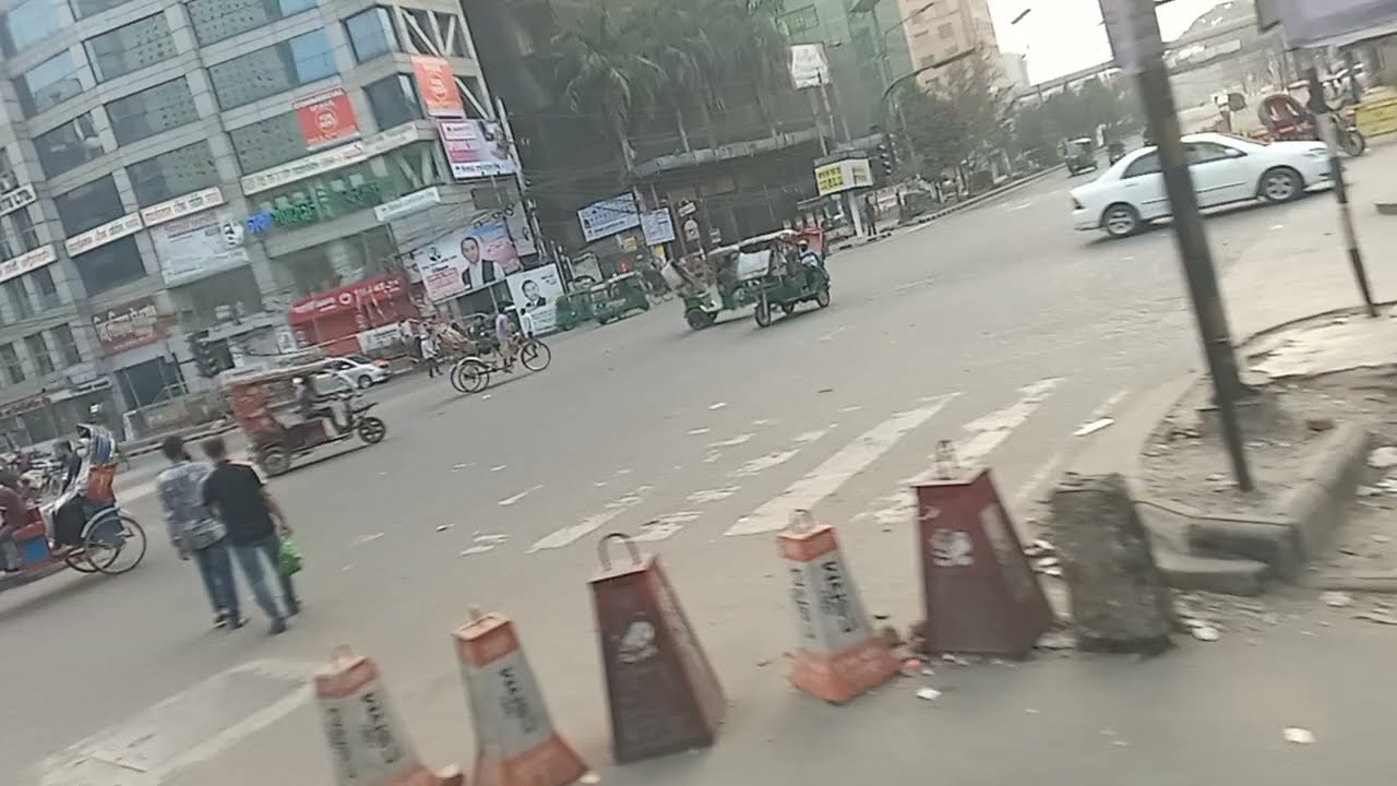 ভোটে যেনো ঈদের আমেজ ঢাকা শহরের রাস্তা ফাকা | রাস্তায় গাড়ির সংকট ভোটের ছুটিতে ঘরমুখো ঢাকার মানুষ |
