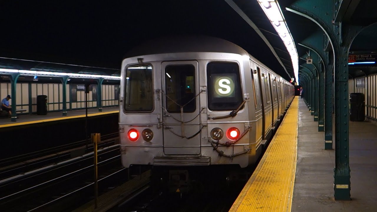 MTA New York City Subway : Rockaway Park Bound R46 Shuttle Train @ Rockaway Blvd