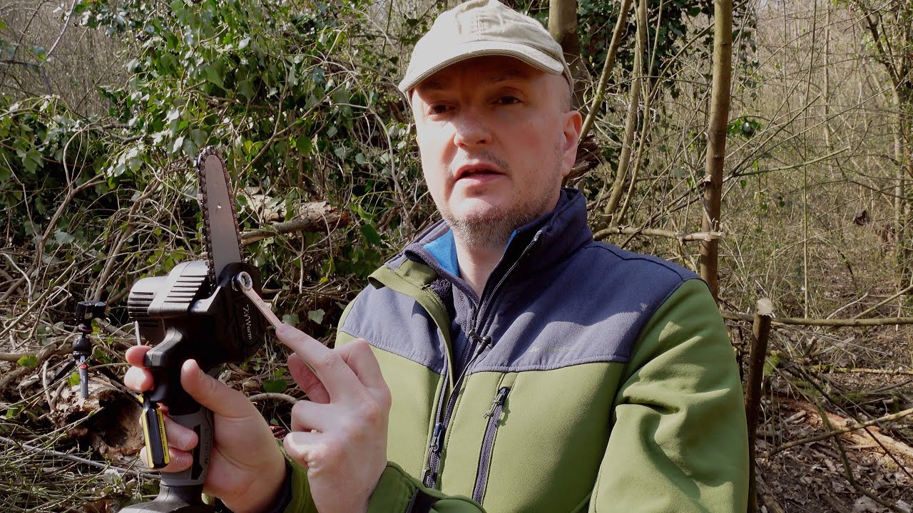 Mini motosega ( mini chainsaw ) da potatura a batterie - Unboxing e test nel bosco
