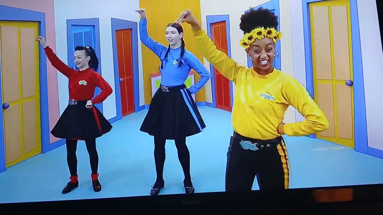 Animals dancing