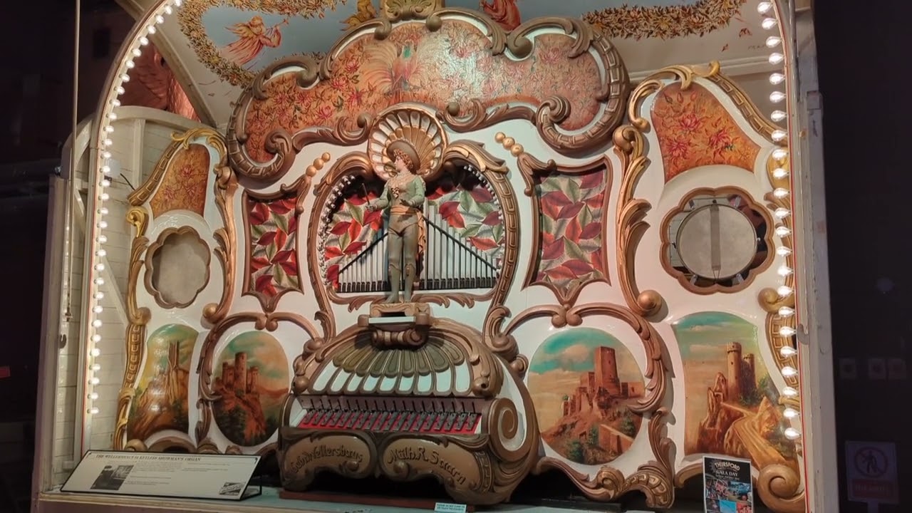The Wellershaus 84 Keyless Showman's Organ -