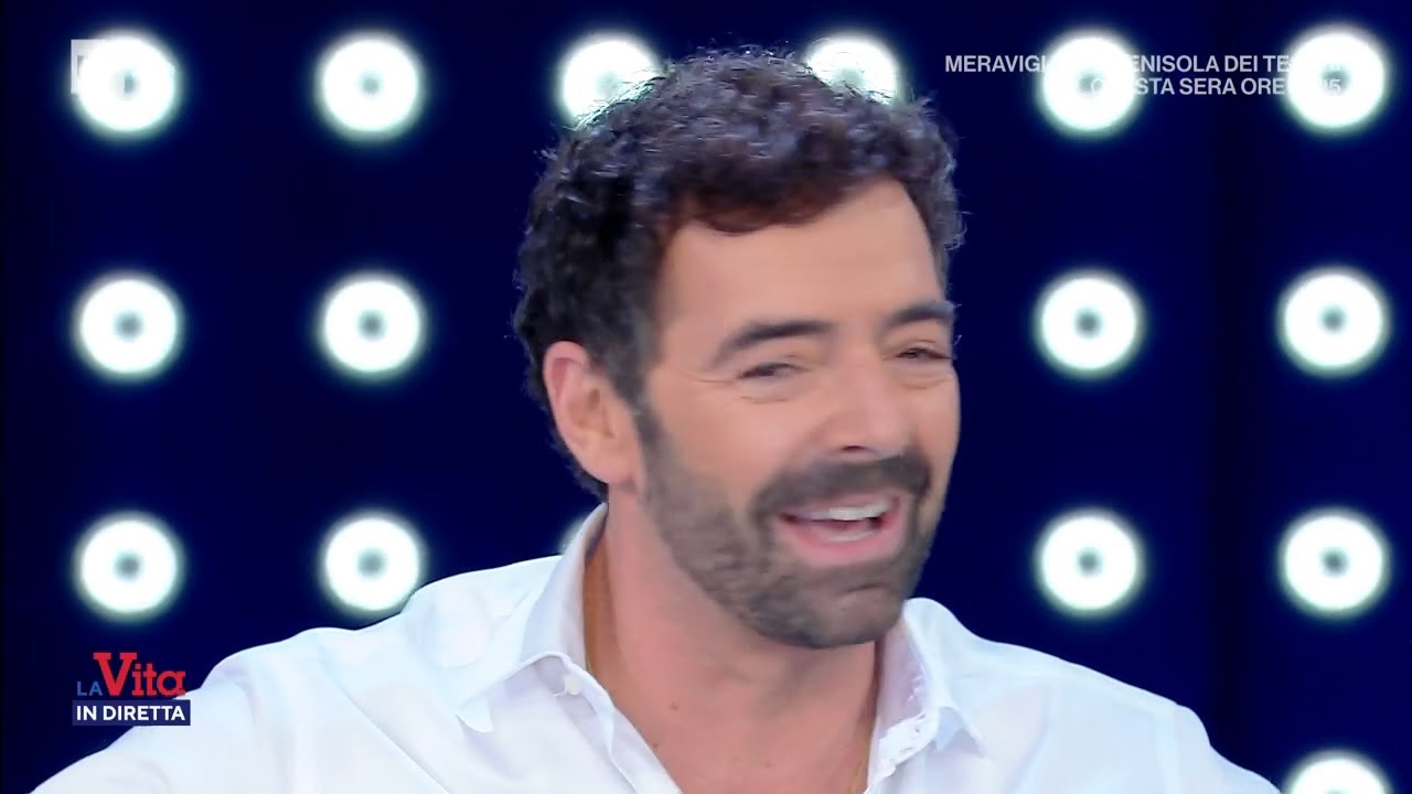 Il Capodanno di Napoli e Bari - La vita in diretta 28/12/2021