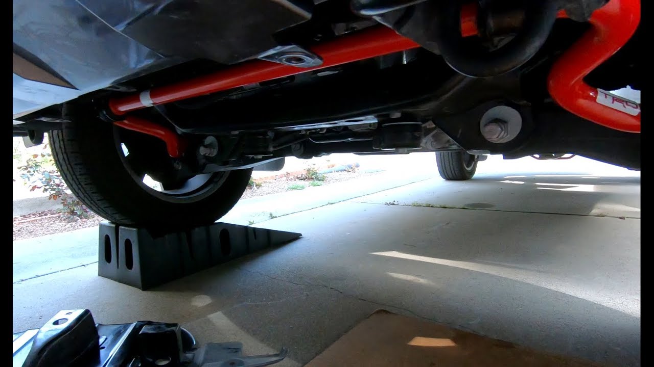 Installing Front TRD Sway Bar on Toyota Tundra