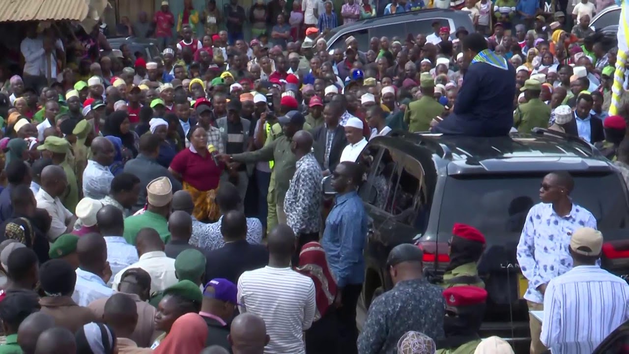 WAZIRI MKUU ANAZUNGUMZA NA WANANCHI SONI