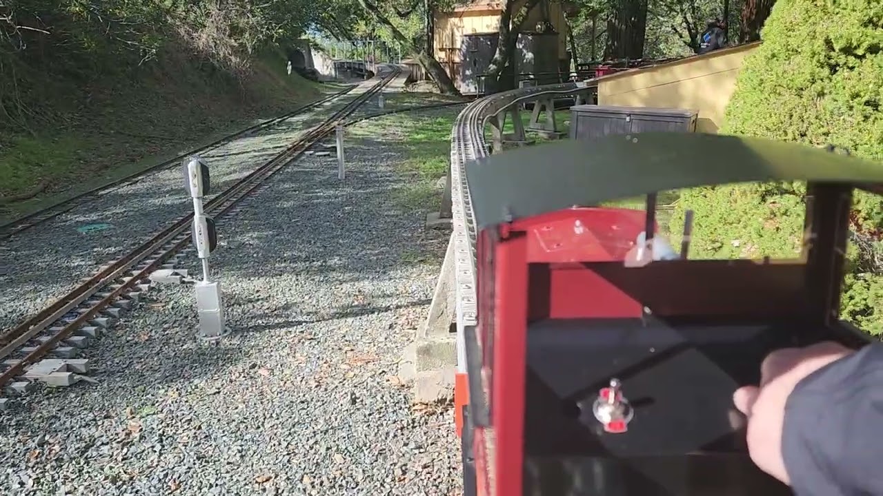 Almost a full lap of the GGLS elevated track with a friend's Accucraft Planet, Thanks Phil 