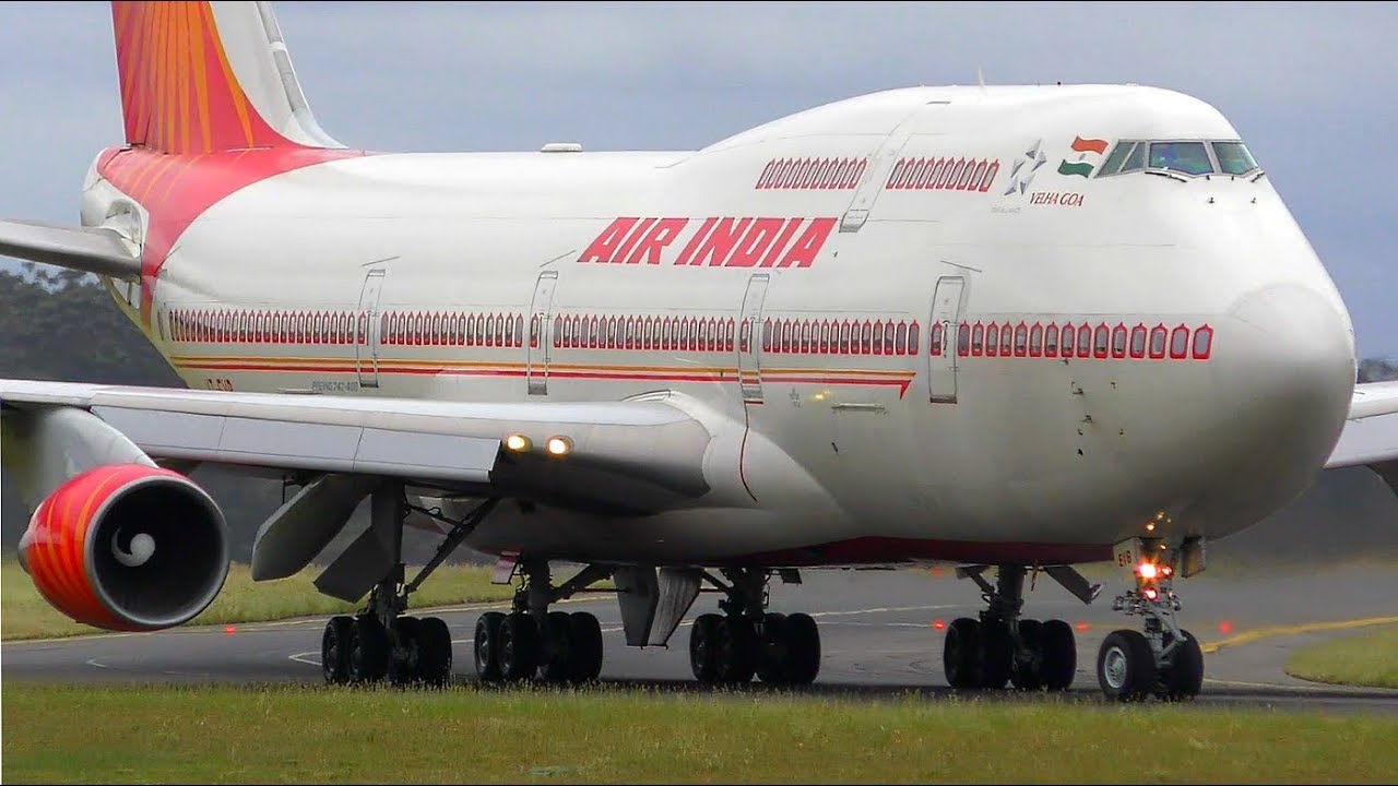 AIR INDIA ONE Boeing 747 Landing at Melbourne Airport with Ram Nath Kovind ONBOARD!