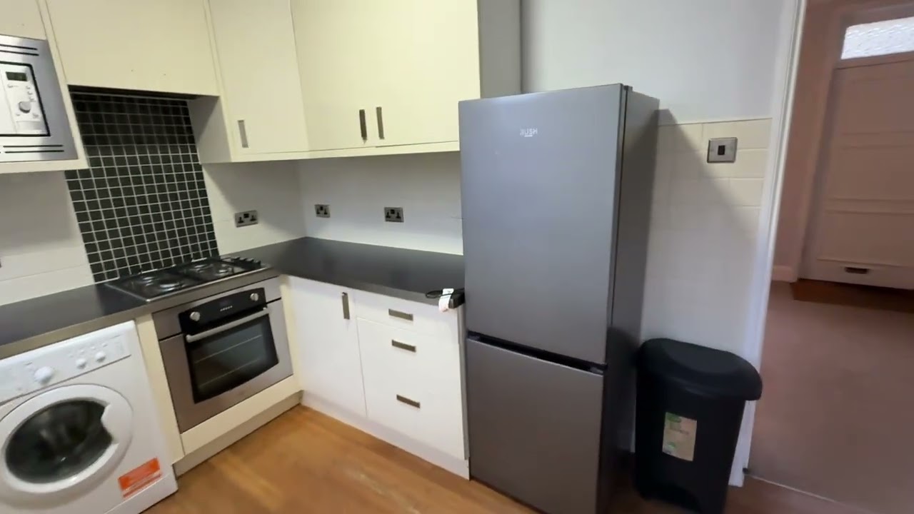 To Let: Herbert Street, Saltaire £695 pcm, unfurnished. 