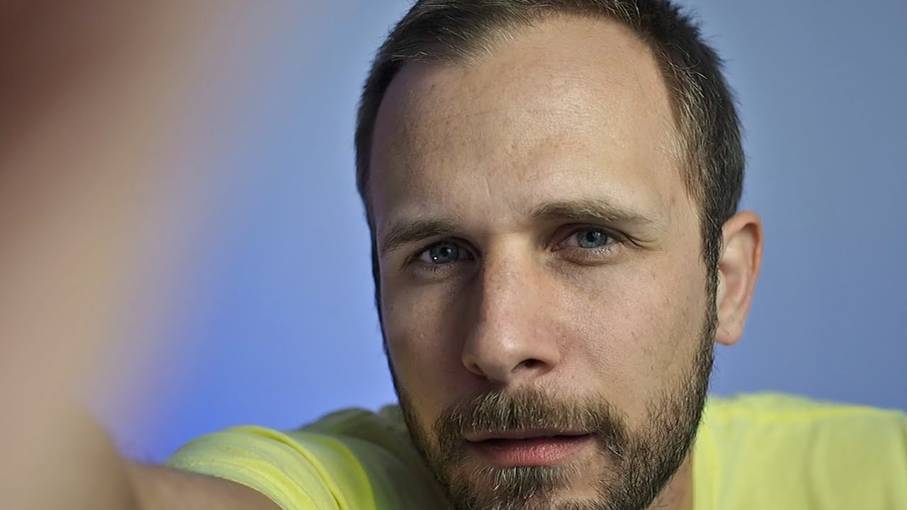 Manual focus techniques for mirrorless cameras