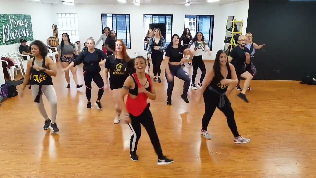 É assim - Banda Miskuta / Axé das antigas / coreografia