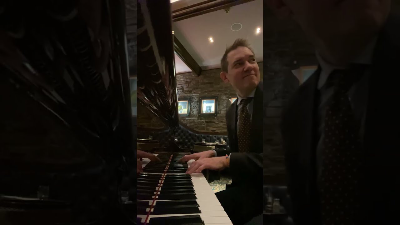 Streets of Minneapolis and more good 👍 piano 🎹 music 🎶