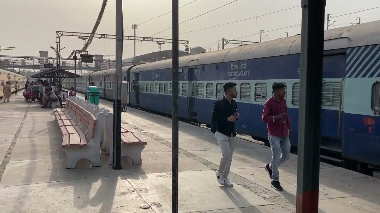 Journey Experience on Rajrani Express from Lucknow to Kanpur!