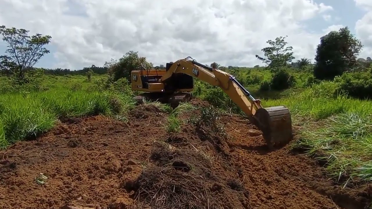 Nova escavadeira Cat 320😱😍 fazendo vala!