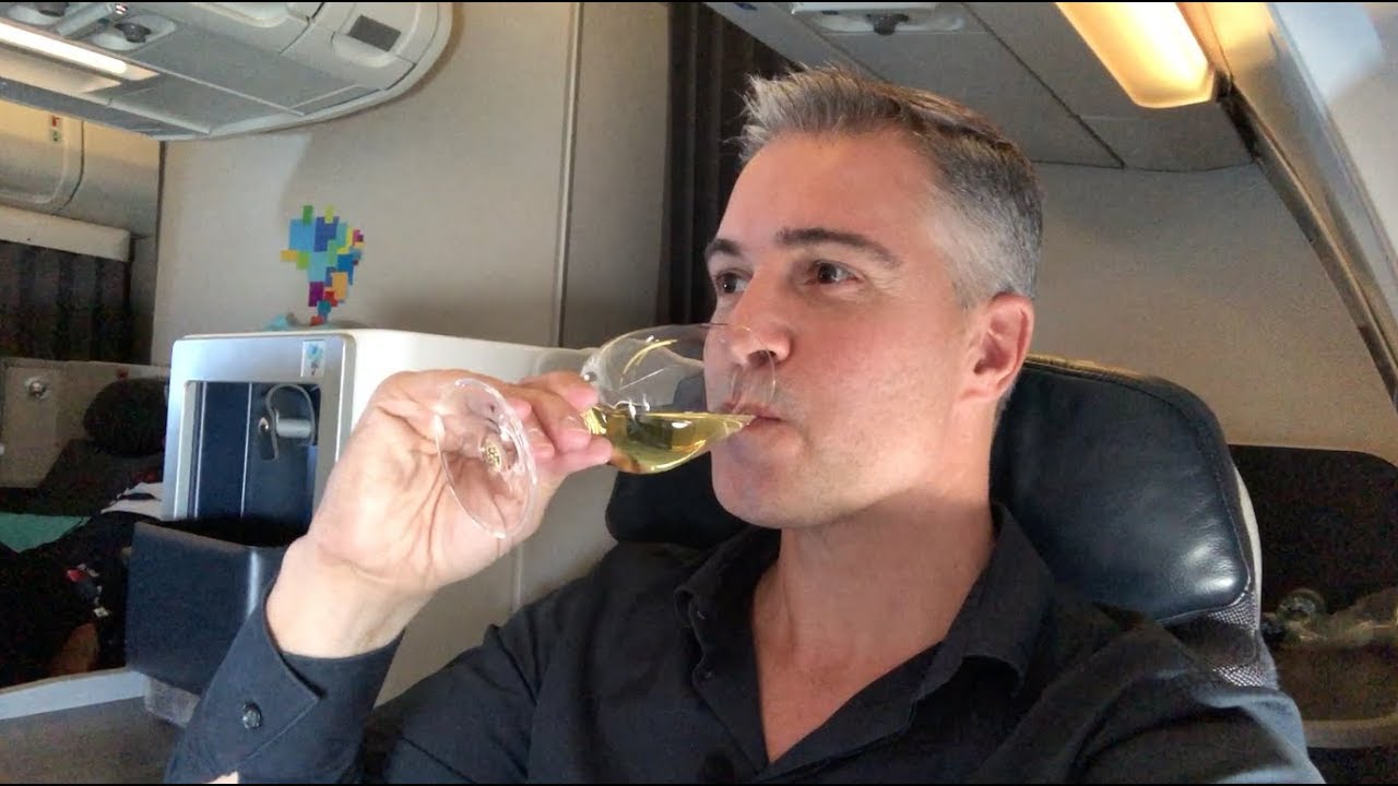 A EXECUTIVA DA AZUL - DE LISBOA A CAMPINAS NO A330-200 - Por Carioca NoMundo