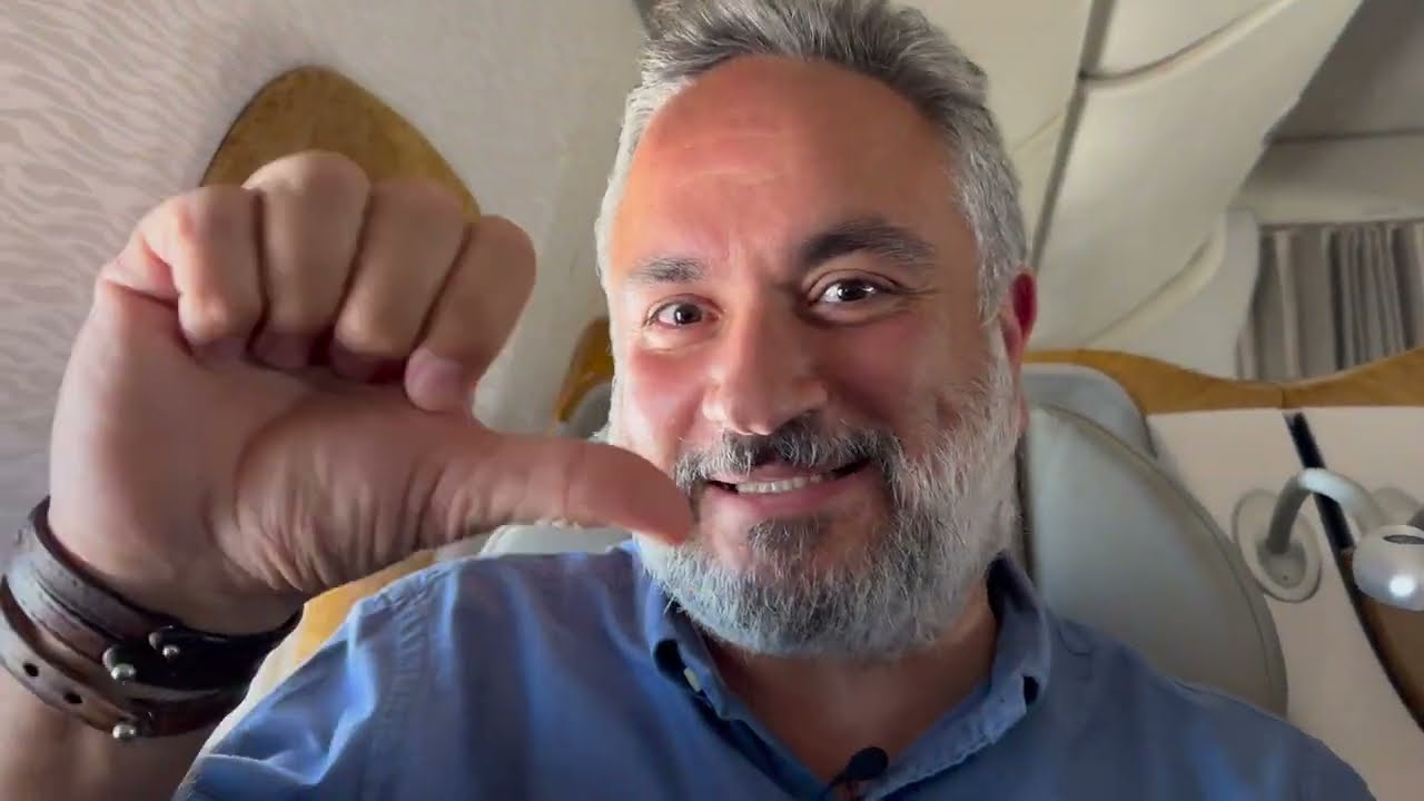 Emirates Airlines Business Class: Fun onboard... and Great Culinary Experience!