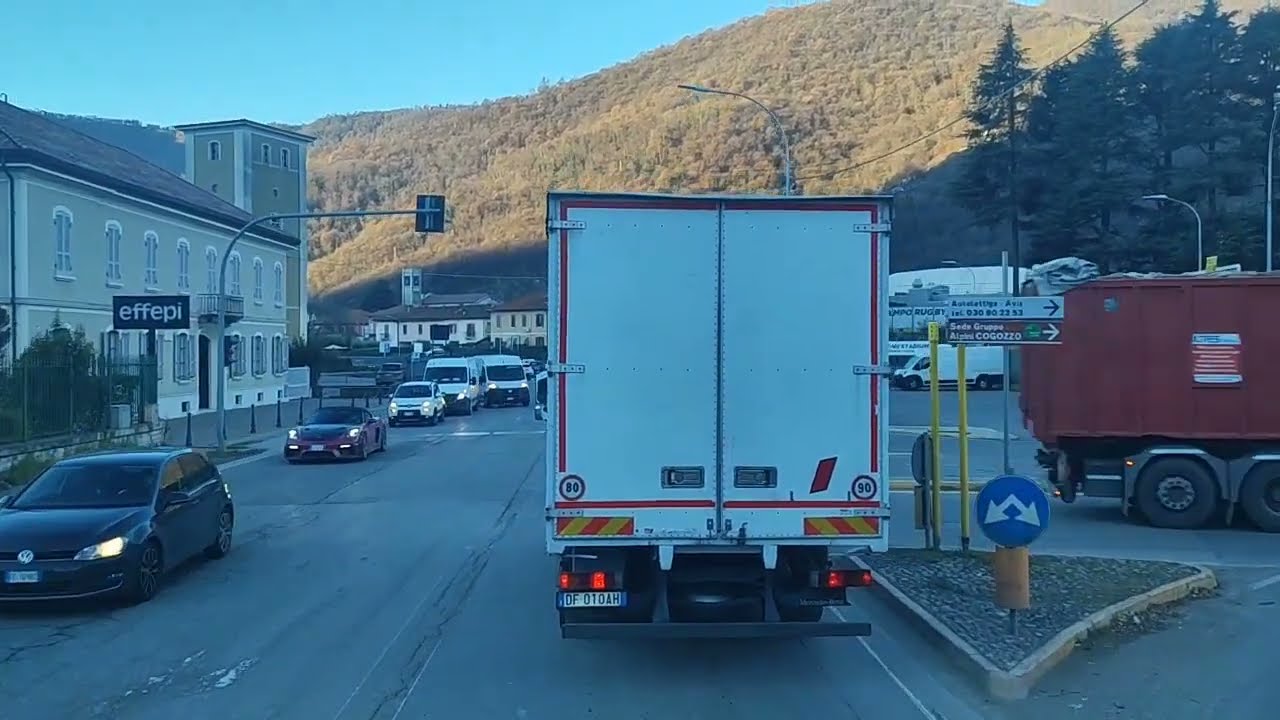 Truck driving Italia europe 