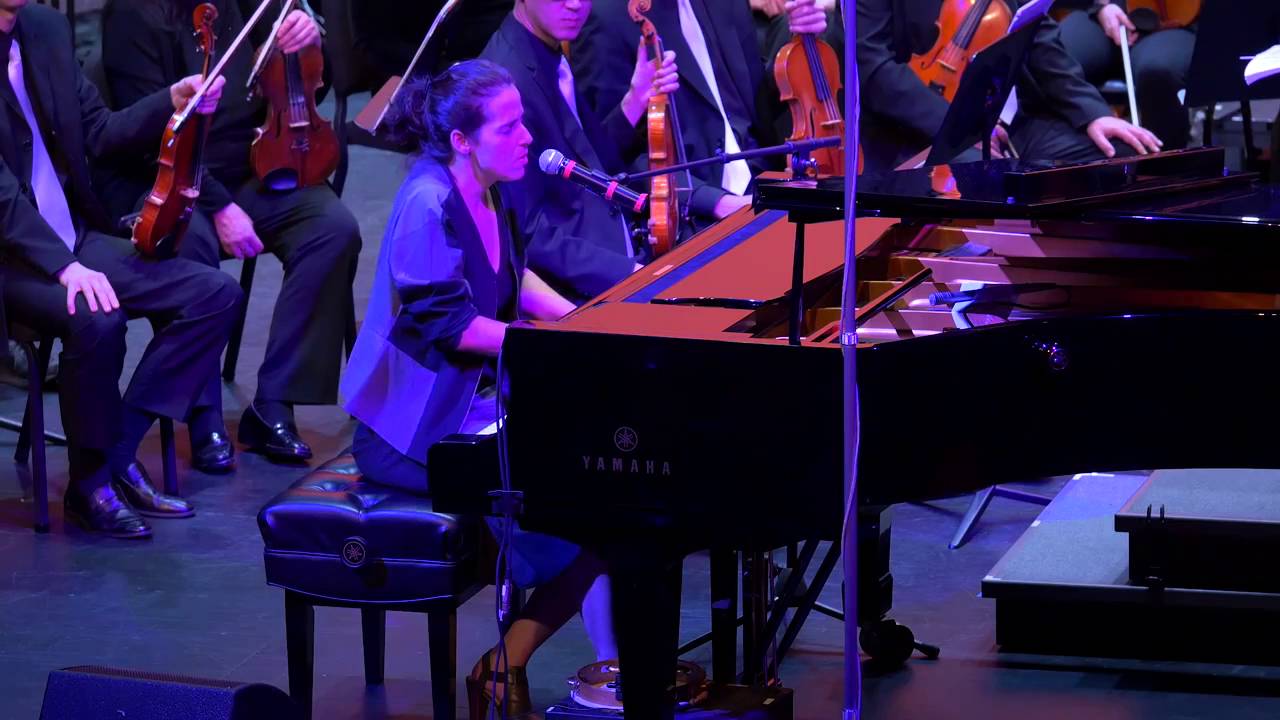 Clarice Assad Sings Jobim