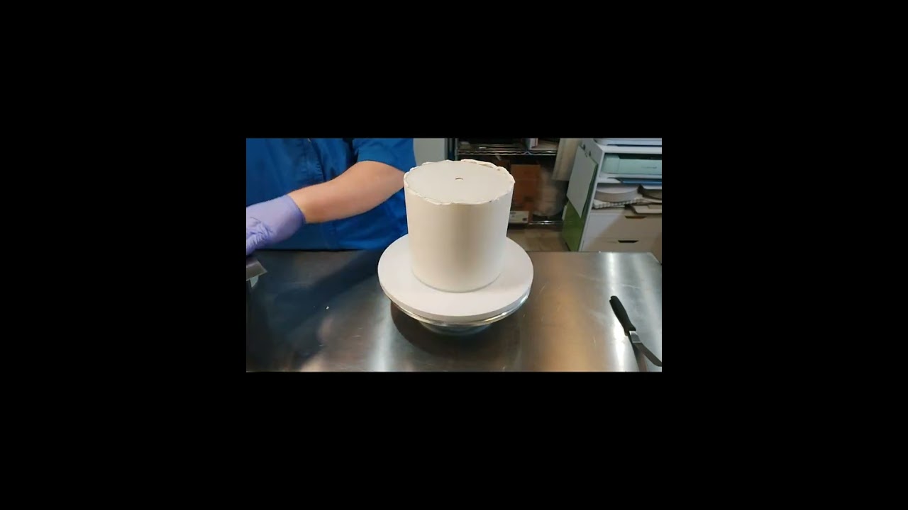 How to ice a cake! 