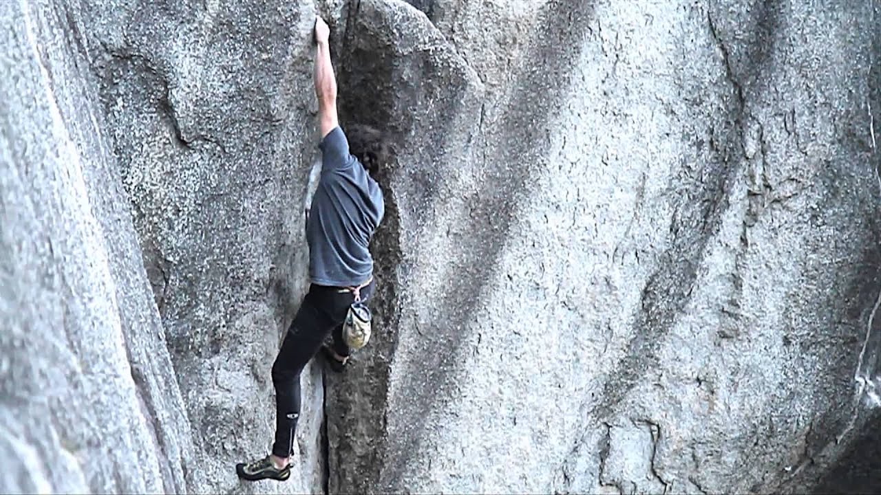Free Solo Climbing: No Ropes, No Boundaries