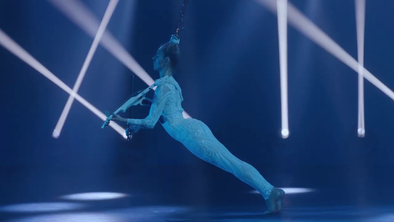 Lindsey Stirling -  Crystallize (from Home For The Holidays)