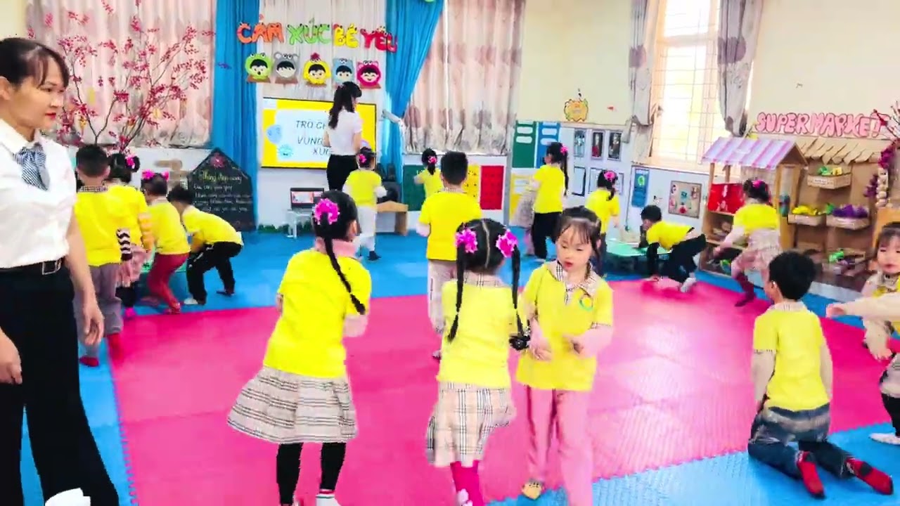 Cảm xúc của bé - LVPTTCXH mn hồng minh