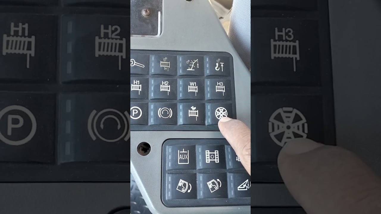 Cara tutorial pengoperasian crane crawler XCMG 85TON semoga bermanfaat buat yang baru belajar