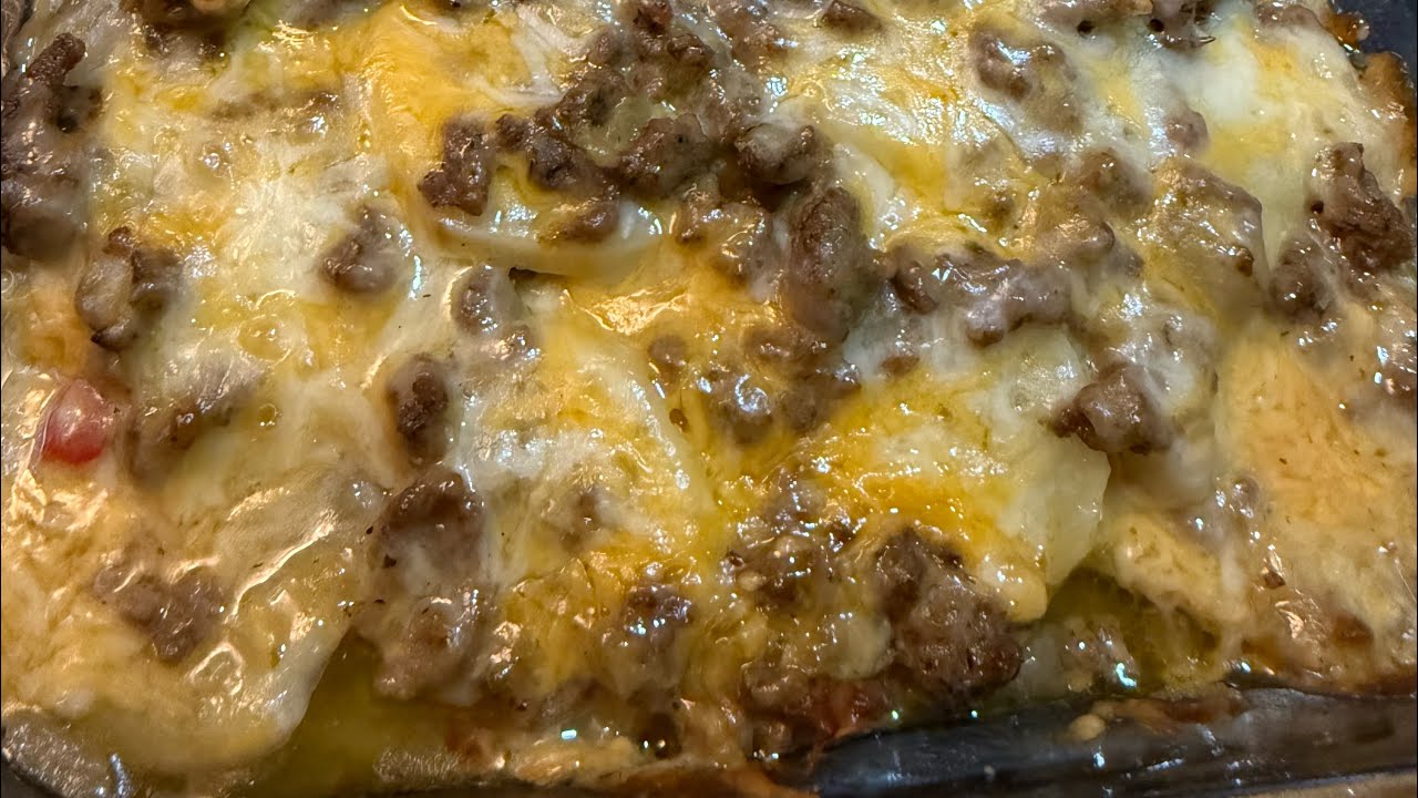 Cheesy meat potatoes casserole