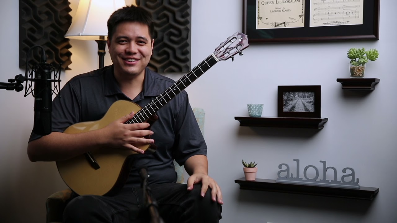 Mika Kane and Custom Lichty Longscale Baritone Ukulele   UKULELE FRIEND  : Live Performance