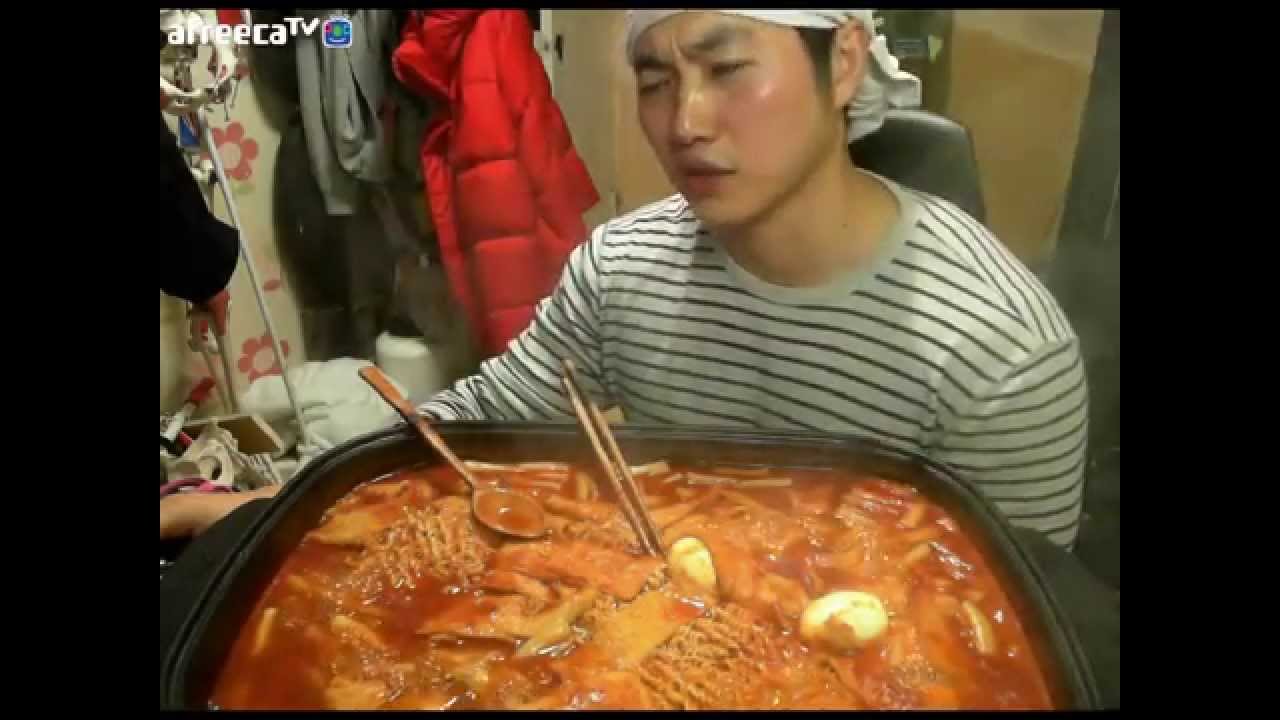 석관동떡볶이신메뉴! 사골국물떡볶이-먹방! Seokwandong Topokki :Stir-fried Rice Cake 02