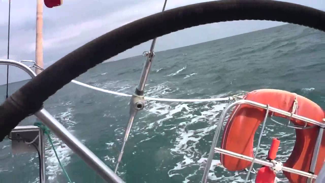 Un Océanis 411 contre un First 375