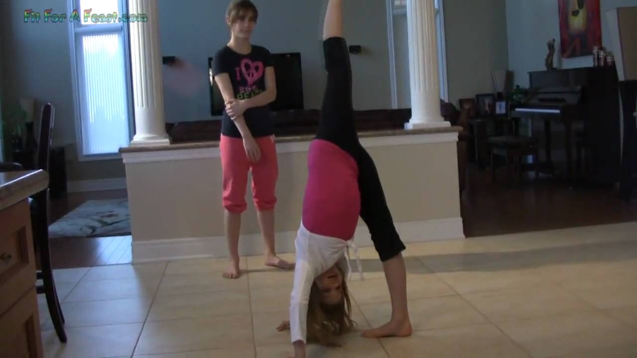 Dance Moves - How to Do a Dance Needle - 6 Oclock Move