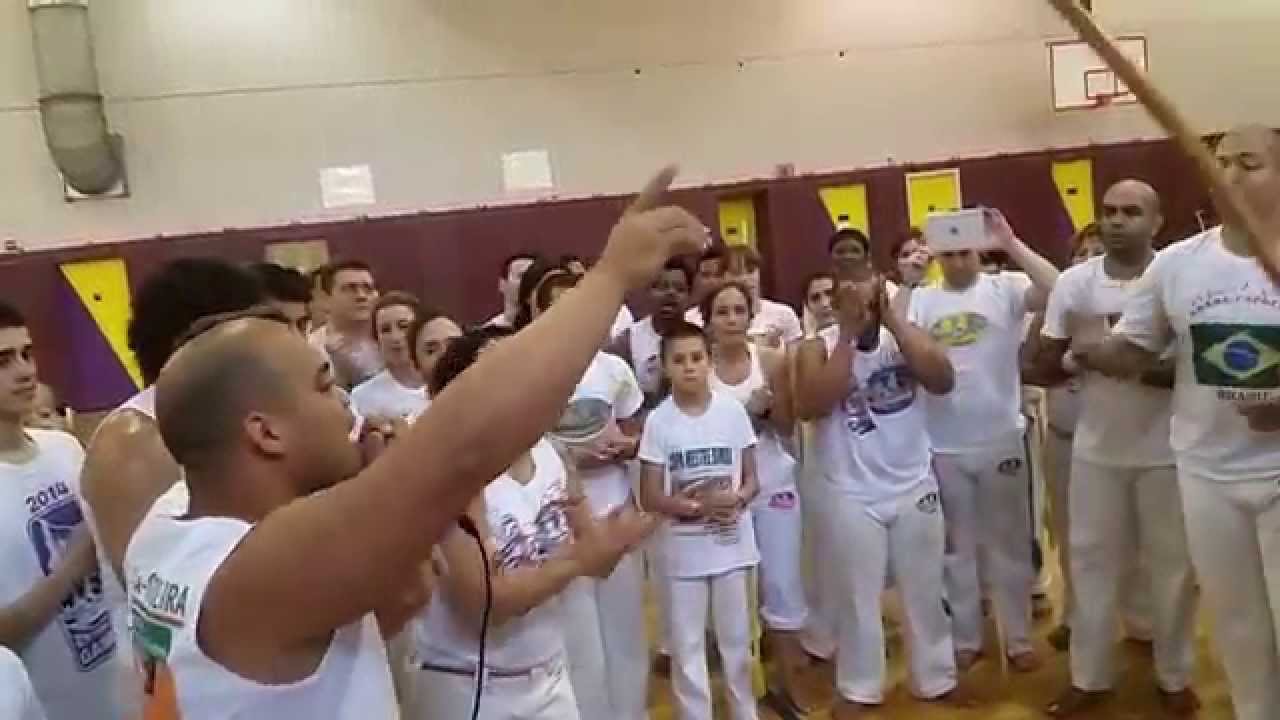 ABADA CAPOEIRA Bronx /Instrutor Coco's Batizado 2014 Musica Nova!!(Leva Eu, Leva Eu Pra Vadiar)