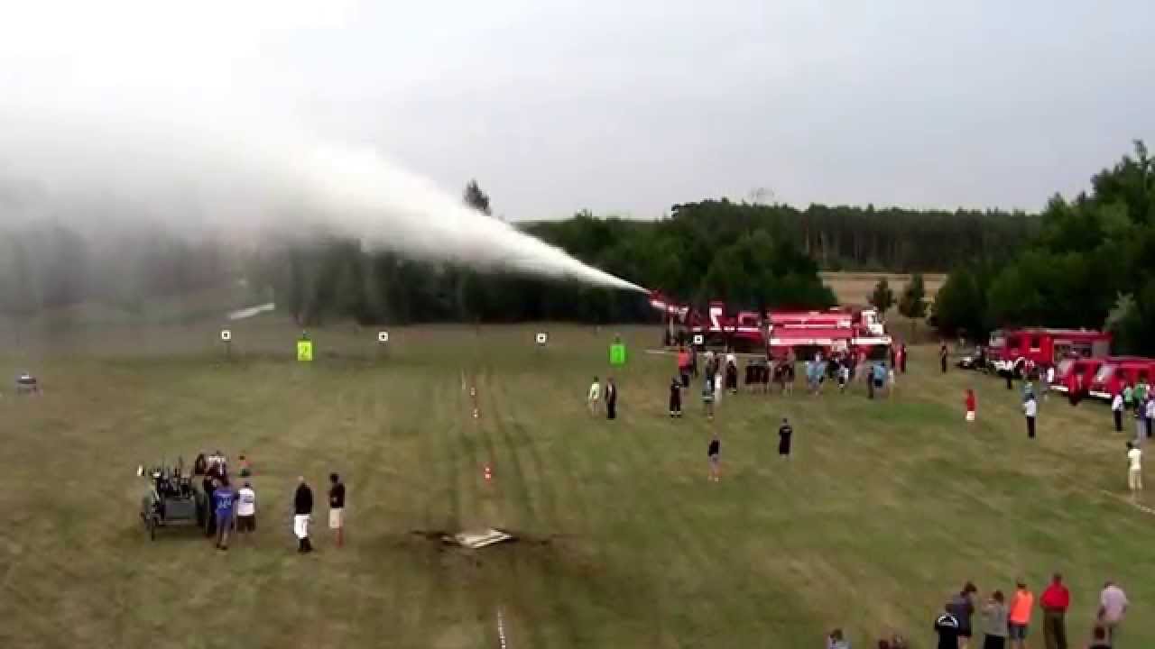 Feuerwehr Abgaslöschfahrzeug (MIG 17 Triebwerk) Vorführung in Radewiese 02.08.2014