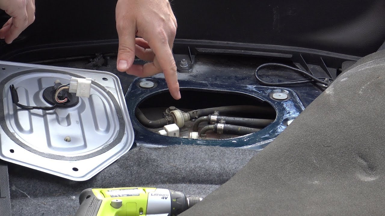 Mazda RX7 FD replace the low fuel warning sensor