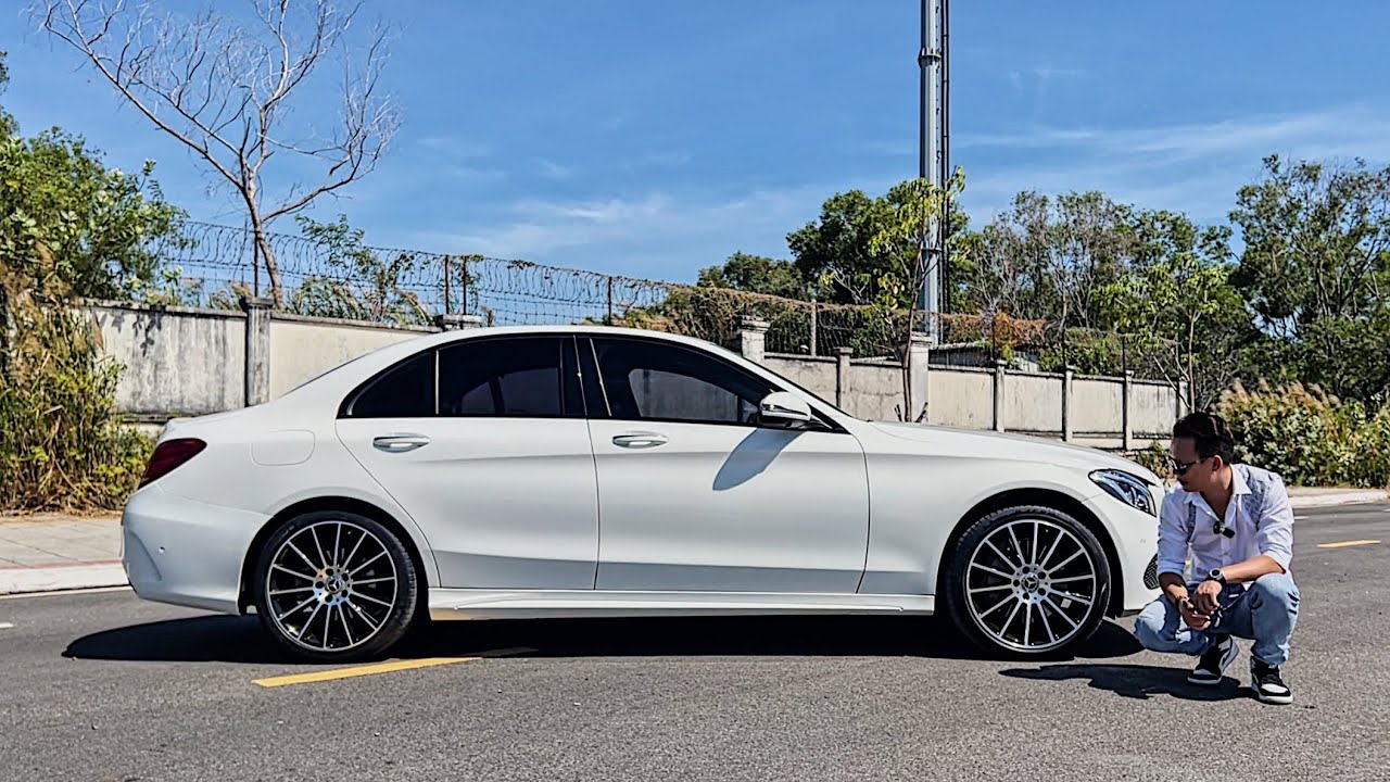 Mercedes C300 AMG 2017 hộp số 9 cấp bản Full Options
