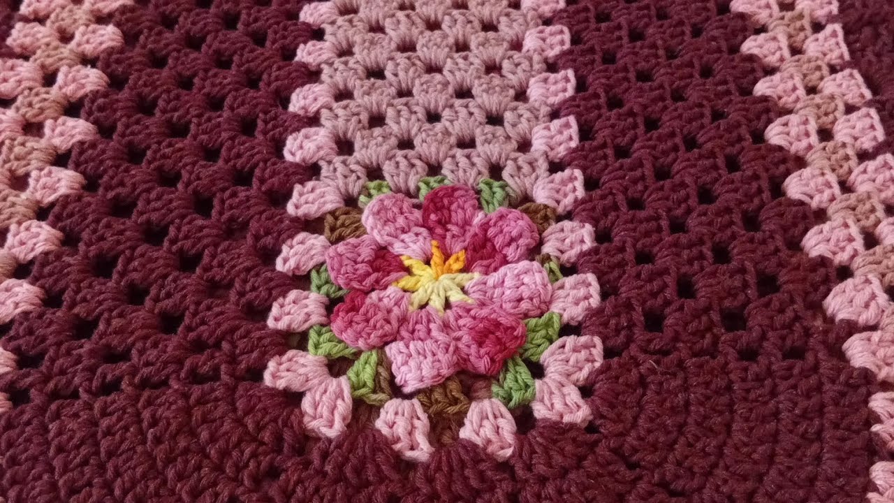 Jogo de passadeira Una Flor 🌼 no modelo Janine Freitas e com bico da Loren 🙈😂
