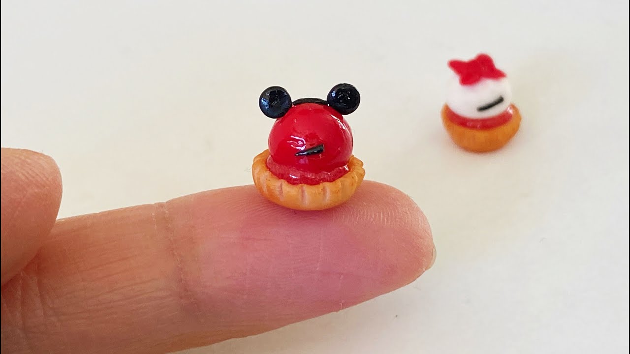 樹脂粘土でミニチュアフード【ツムツム風ミッキーとミニーのタルト】