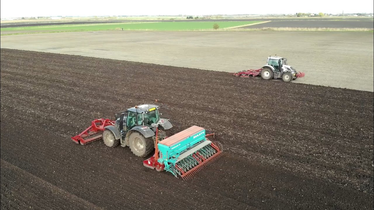 Two Valtras n174d, Sumo Trio 2.5 and Sulky Tramline CX