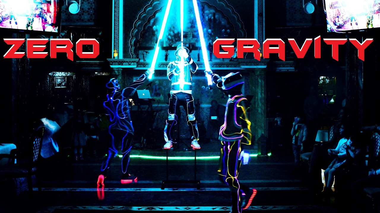 Forside Show - Zero Gravity