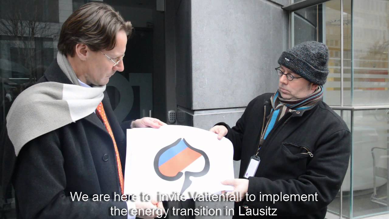 EFATV: Symbolic protest at Vattenfall Offices in Brussels