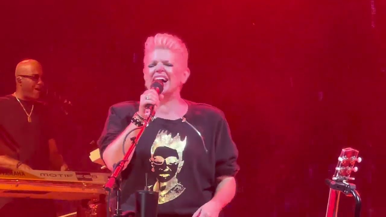 The Chicks - Sleep at Night - St Louis, MO - 6/14/22