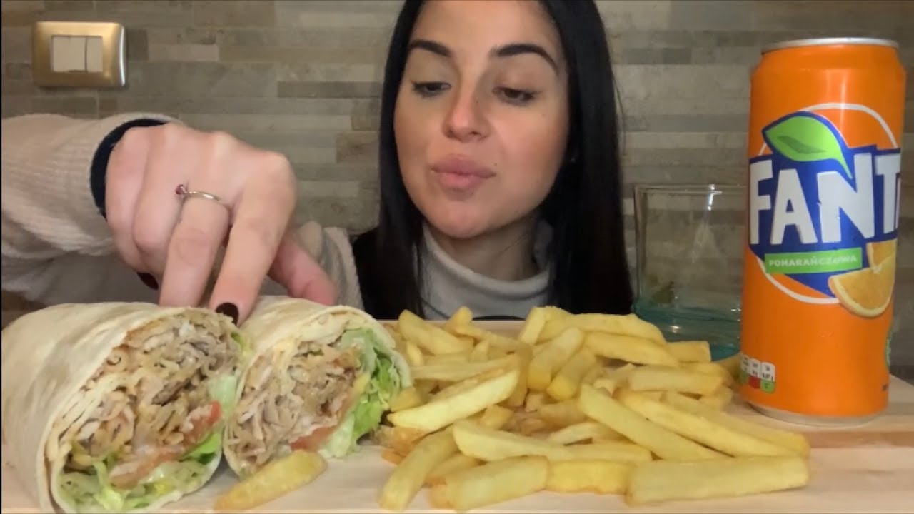 ASMR ITA | VI SPIEGO COME CAMBIERA' IL MIO CANALE DAVANTI A UN BEL KEBAB 😋
