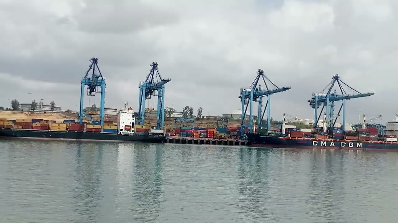 what is the ship Port जहाज पर समान कैसे लोड करते है