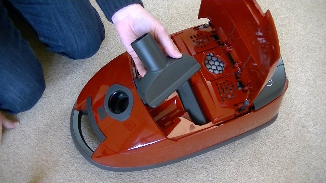 Miele Complete C1 Powerline Cat & Dog Vacuum Cleaner Review & Demonstration