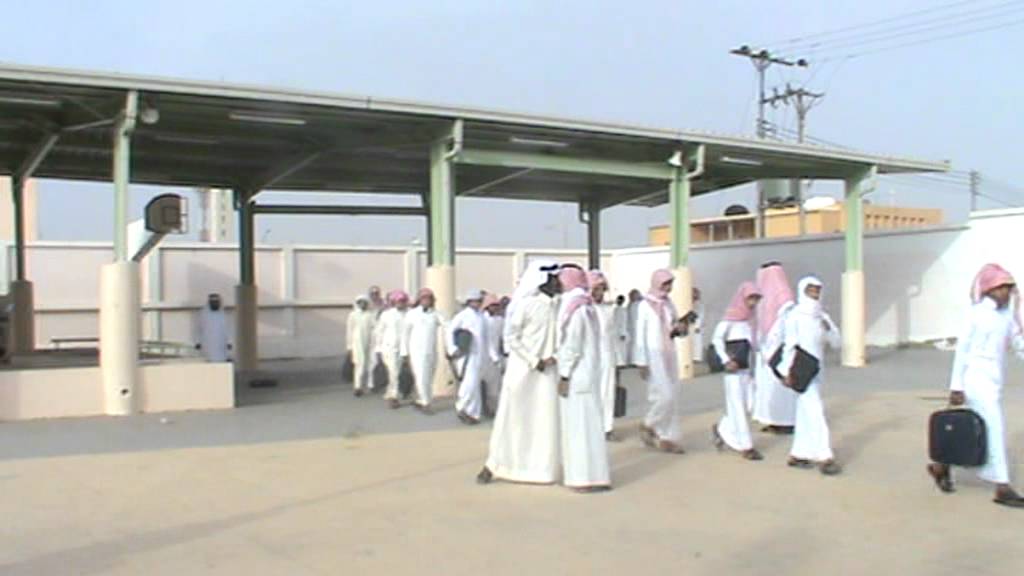 مسيرة طلاب متوسطة رنيه