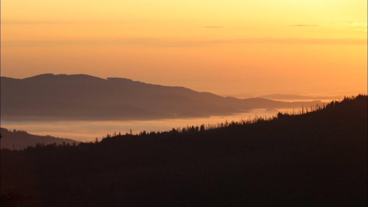 Šumava a Bavorský les z Třístoličníku a Hochsteinu