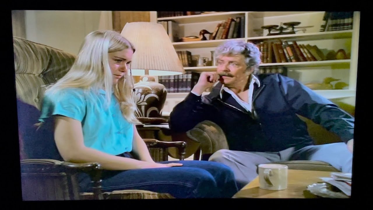 Dynasty: Lindsay runs away to Walter.