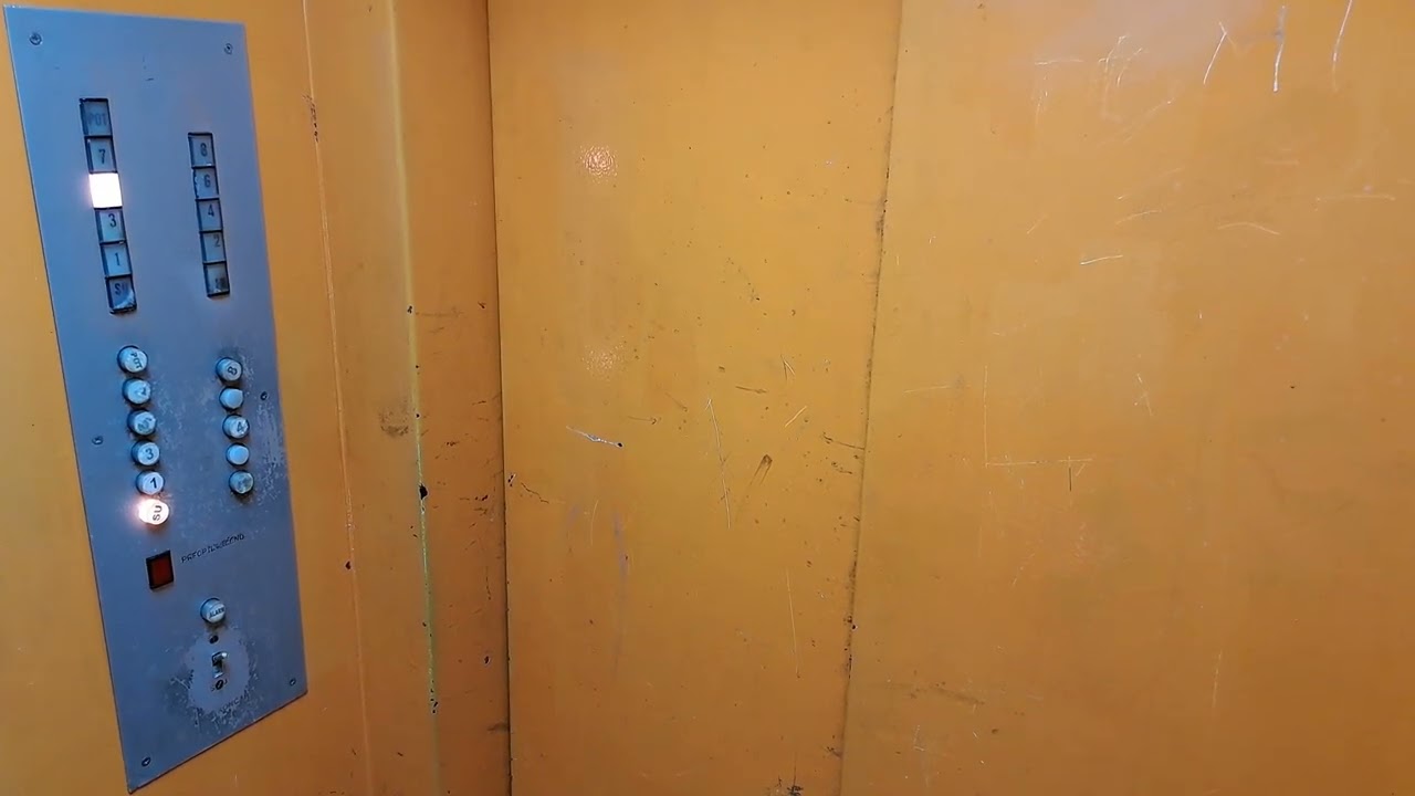 Nice condition! ~ 2x 1980s Končar lifts with automatic doors!
